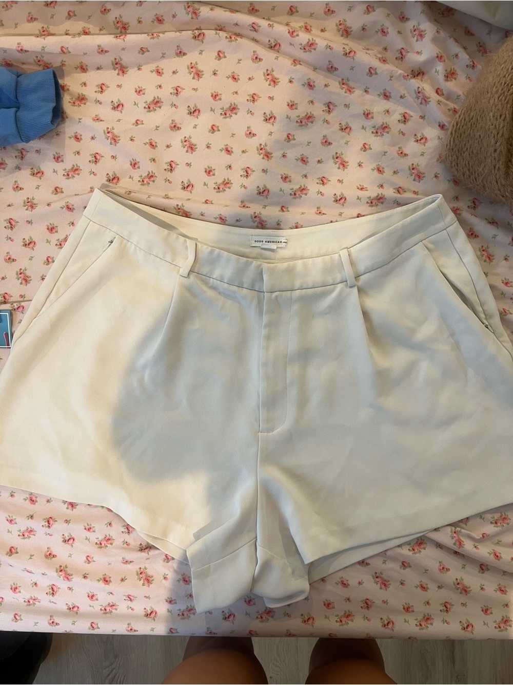 Good American Cream High-Waist Tailored Shorts